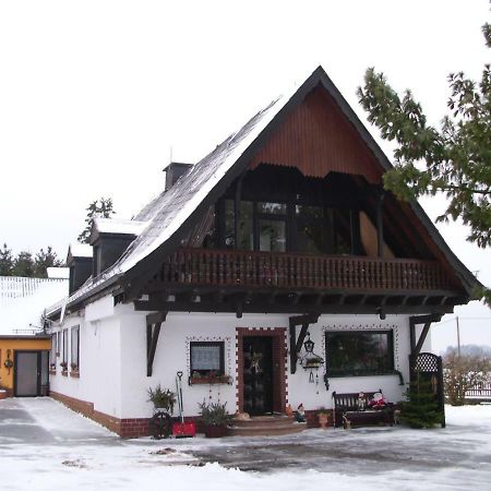 Herzfenner Hof Auw bei Prum Buitenkant foto