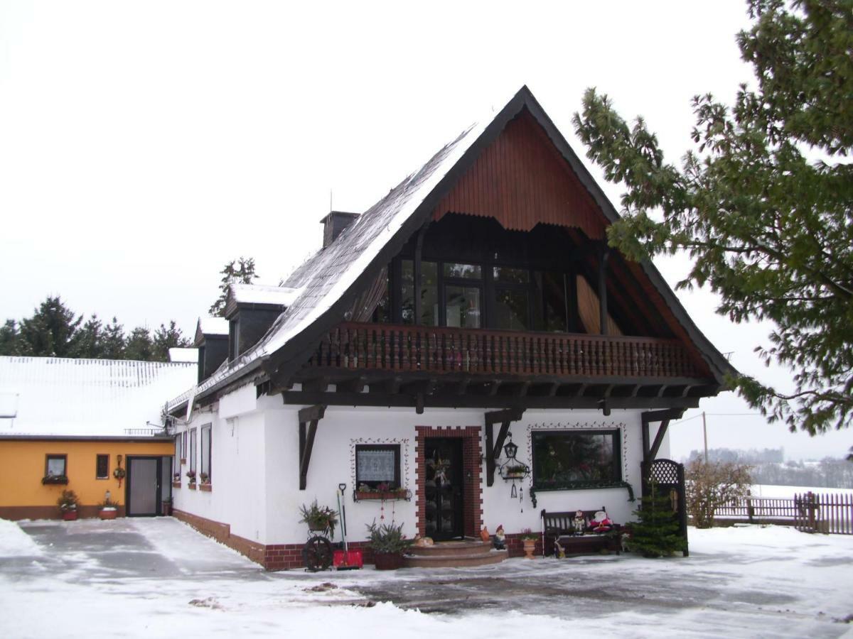 Herzfenner Hof Auw bei Prum Buitenkant foto